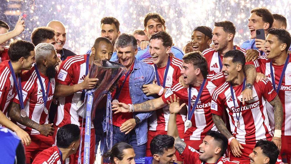 الكعبي: "التتويج بالدوري مهم لتصادفه مع الذكرى المئوية لتأسيس أولمبياكوس وأتمنى أن نظفر بالثنائية المحلية"