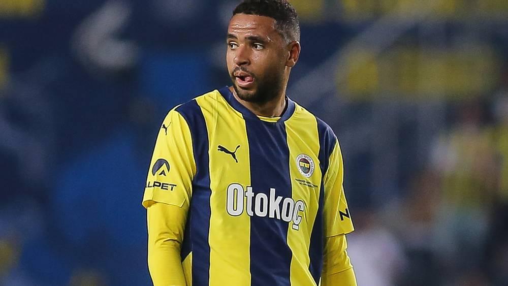 جمهور فنربخشة يطلق صافرات استهجان ضد يوسف النصيري في "ديربي إسطنبول" أمام بشكتاش