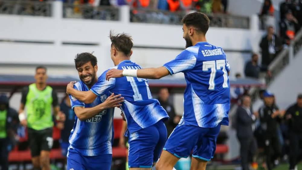 اتحاد طنجة يهزم النادي المكناسي بثنائية ويضمن البقاء في قسم الكبار