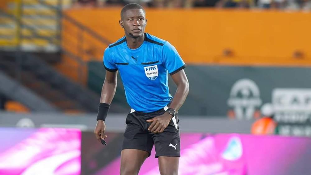 الحكم الغابوني بيير أتشو يُدير ذهاب نهائي كأس الكونفدرالية بين نهضة بركان وسيمبا