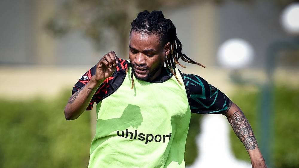 الجيش الملكي يفتقد خدمات مدافعه إينونغا أمام حسنية أكادير بسبب وعكة صحية