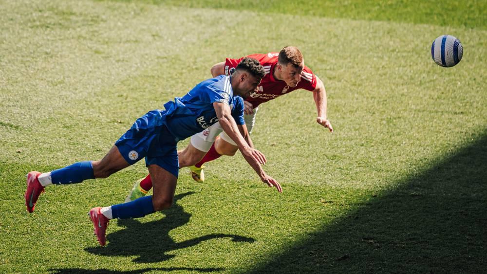 نوتنغهام فورست يتعادل مع ليستر سيتي ويبتعد عن حلم دوري الأبطال