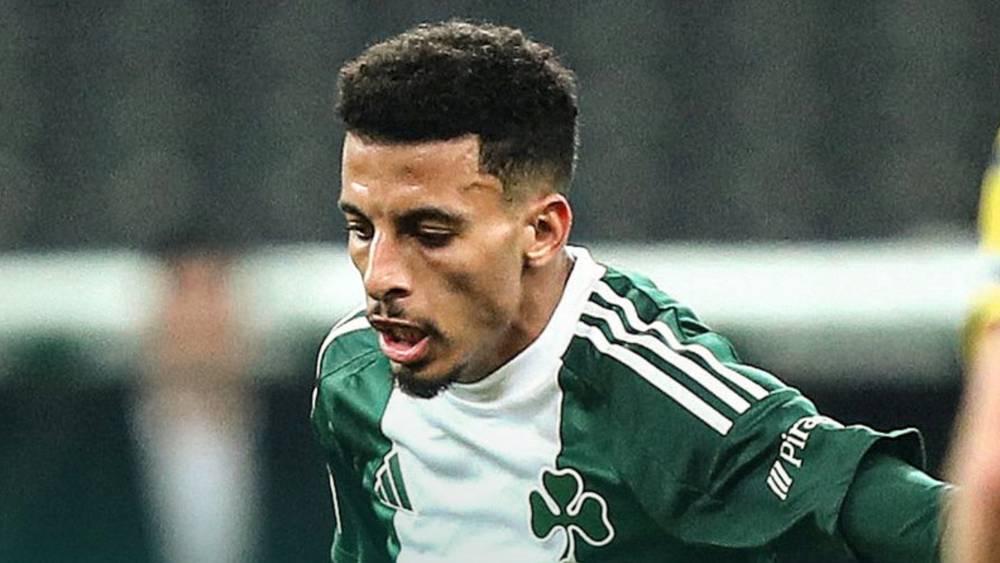 أوناحي يُتوج بجائزة "لاعب السنة" في نادي باناثينايكوس لموسم 2024-2025