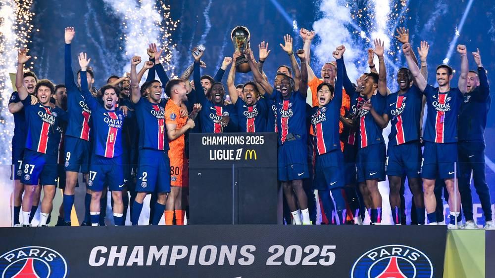 باريس سان جيرمان يتسلم لقب الدوري الفرنسي