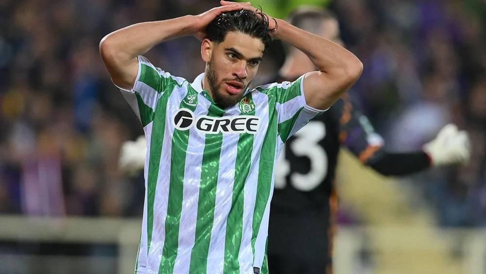 تقارير إسبانية/ بيليغريني يحذر الزلزولي من أجل الحفاظ على تألقه قبل نهائي دوري المؤتمر أمام تشيلسي