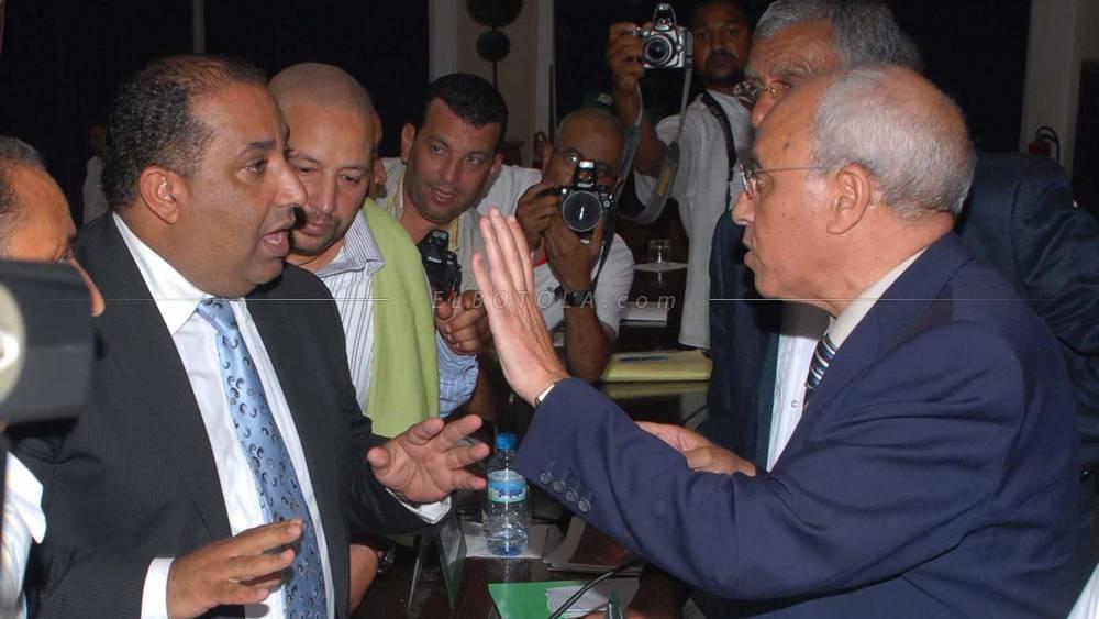 تشنج بين غلام وحسبان في اجتماع رؤساء الرجاء بسبب "15 مليار" مُقابل امتلاك النادي بنسبة 60 في المئة