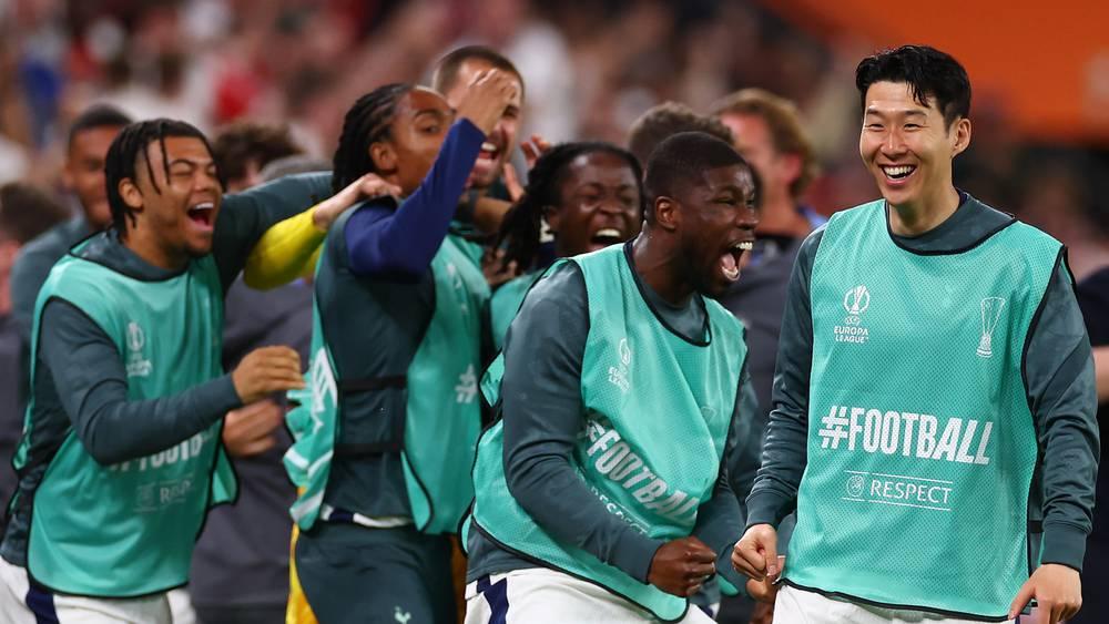 توتنهام صاحب المركز 17 في الدوري الإنجليزي يضمن المشاركة في دوري أبطال أوروبا الموسم القادم