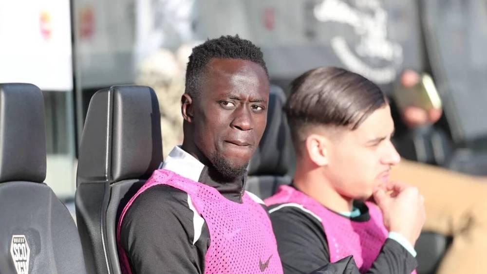 إيقاف "إبراهيما نيان" لاعب أنجيه لمدة عامين بسبب المنشطات بعد ثبوت تعاطيه مادتي "إكستاسي" و"MDMA"