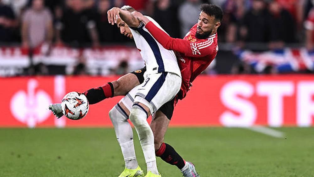 نصير مزراوي الأكثر ربحا للثنائيات (12 ثنائية) في نهائي الدوري الأوروبي