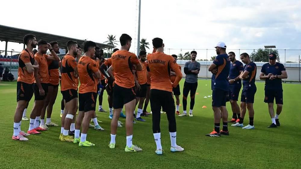 نهضة بركان يباشر تحضيراته بزنجبار استعدادًا لموقعة سيمبا