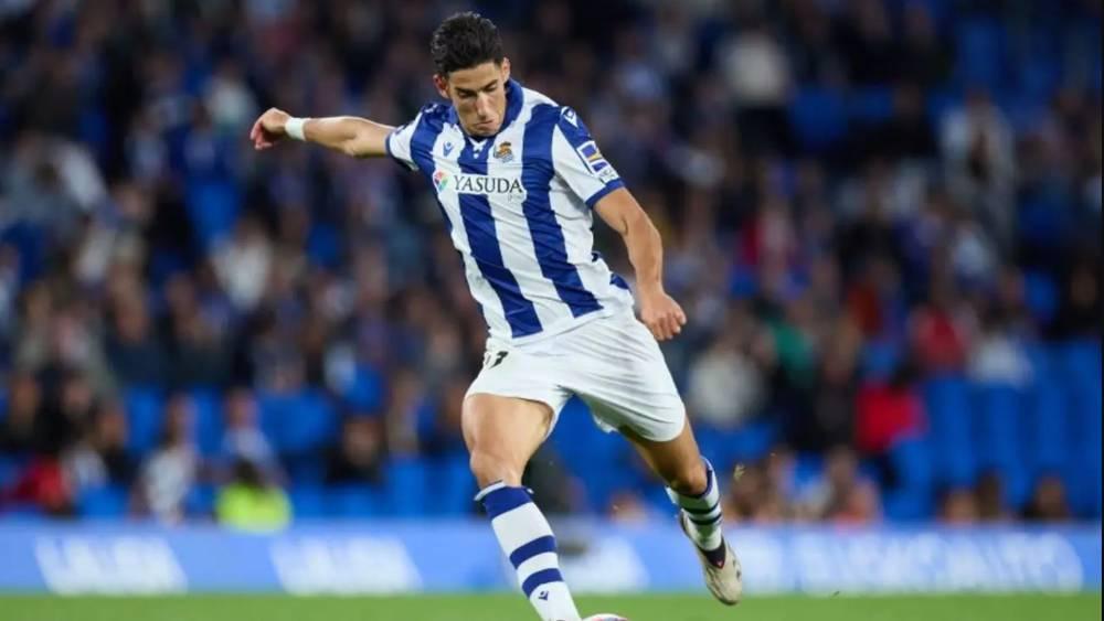 من بينها أولمبيك مارسيليا وباير ليفركوزن.. أكرد يحظى باهتمام أندية عديدة وريال سوسيداد يرغب في التعاقد مع اللاعب بشكل دائم