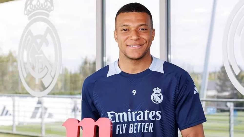 مبابي يُتوج بجائزة أفضل لاعب في ريال مدريد هذا الموسم