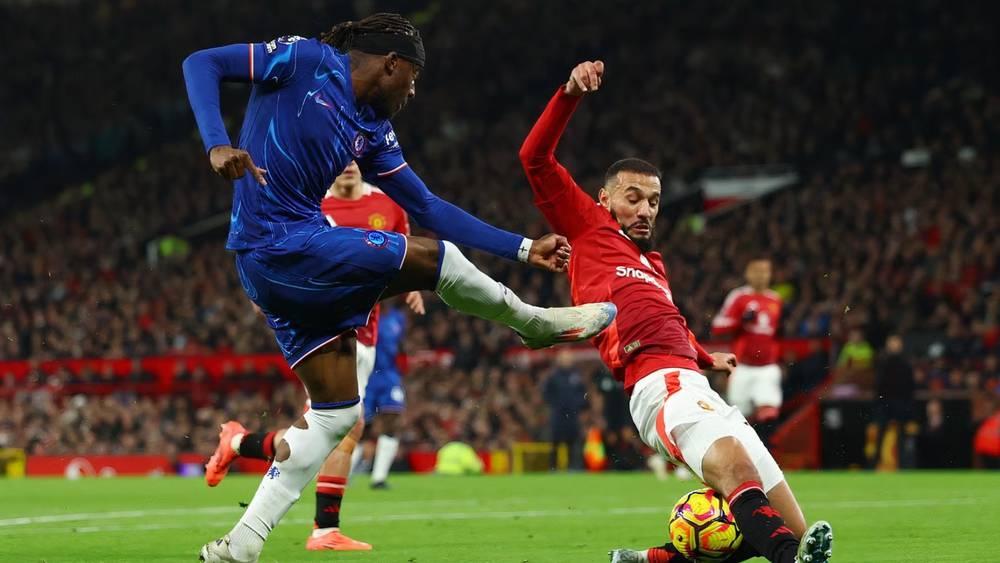 مزراوي يتصدر قائمة أكثر اللاعبين قطعا للكرات في "البريمير ليغ" بـ177 تدخلا في موسم 2024-2025