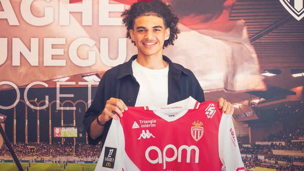 بعد تألقه رفقة المغرب في "كان تحت 17 سنة".. موناكو الفرنسي يوقع أول عقد احترافي مع إلياس بلمختار