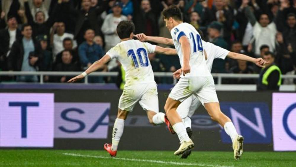 منتخب أوزبكستان يتأهل إلى كأس العالم لأول مرة في تاريخه بعد تعادله أمام الإمارات (0-0)