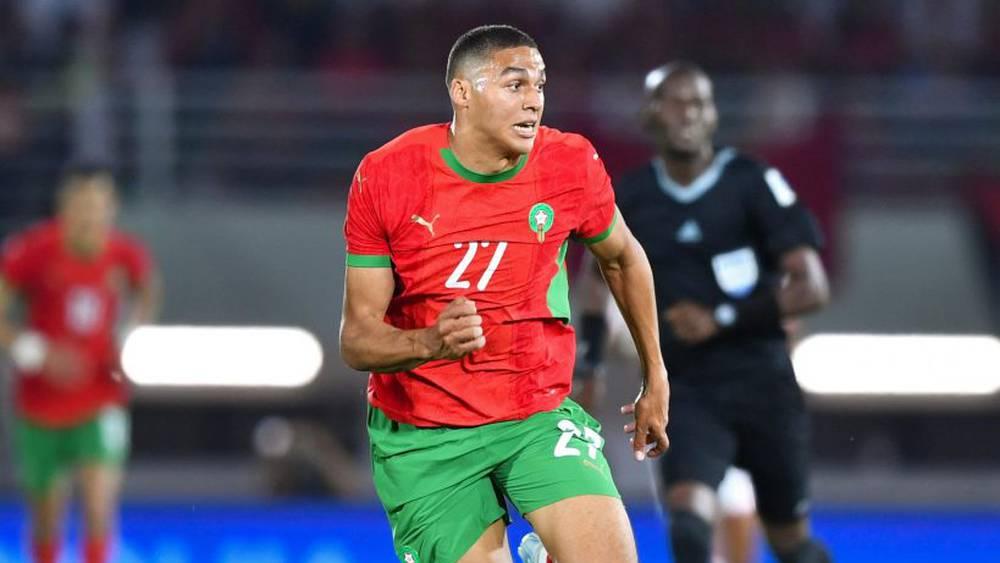 سنادي: "سعيد جدا لأنني ساعدت المنتخب الوطني على الفوز أمام تونس والأجواء داخل المجموعة جيدة"