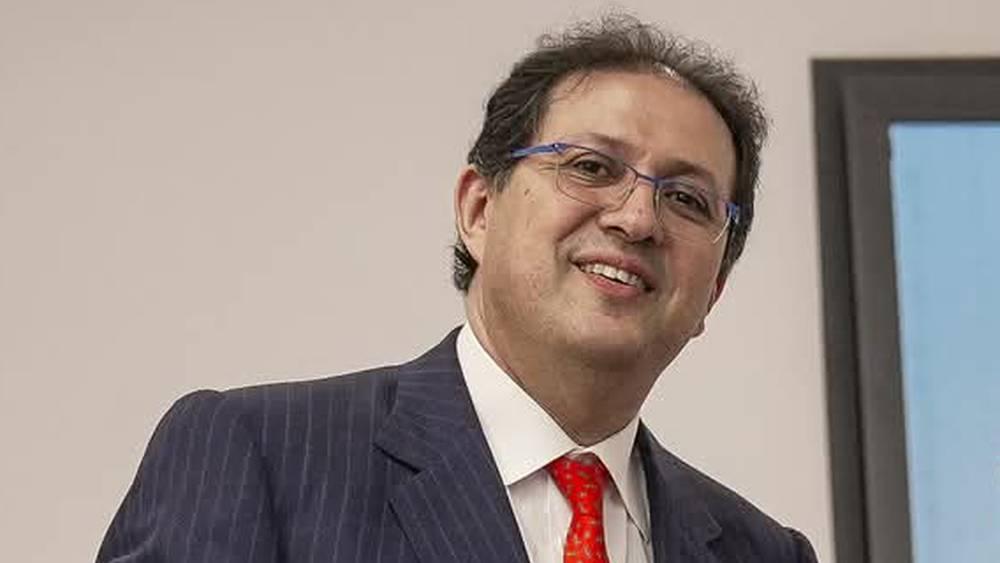 جماهير الوداد تطالب بالتشطيب على المنخرط الذي حاول إثارة الفوضى وتتضامن مع الرئيس آيت منا