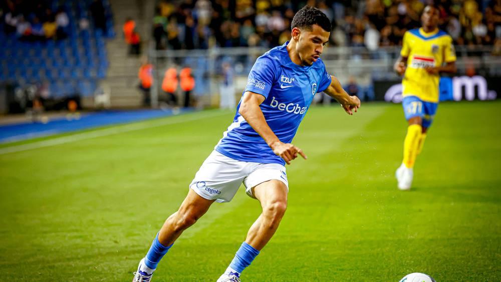 الواحدي يسجل حضوره في تشكيلة الموسم بالدوري البلجيكي