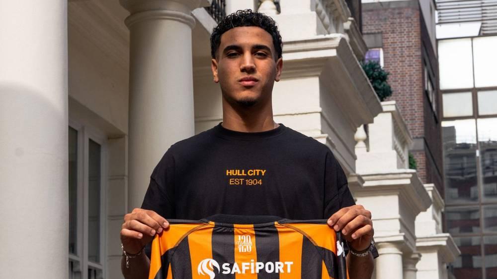 رسميا/ رضا العلاوي ينتقل من الفتح الرياضي إلى هال سيتي الإنجليزي