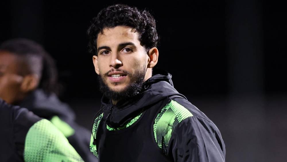 رسميا/ الرجاء الرياضي يعلن تمديد عقد صابر بوغرين لموسمين