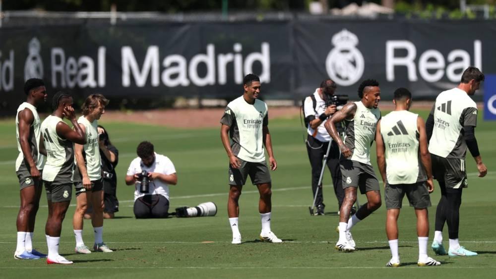 ريال مدريد "لم يجد شيئا" في مركز تدريباته ويضطر لإنشاء غرف تبديل ملابس وحمامات "مؤقتة"!