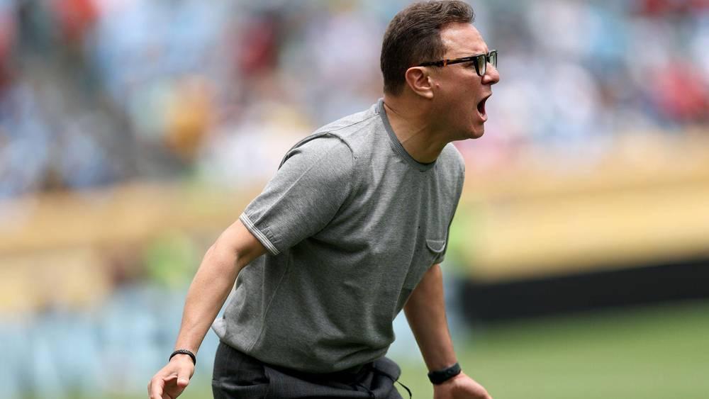 بنهاشم: "استبدلت الزمراوي وأمرابط حتى لا نفتقد خدماتهما في مباراة يوفنتوس"