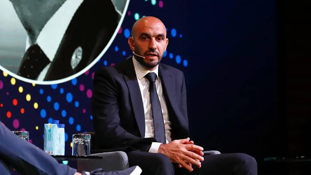 تكريم الركراكي في مؤتمر المدربين الدولي بمدريد