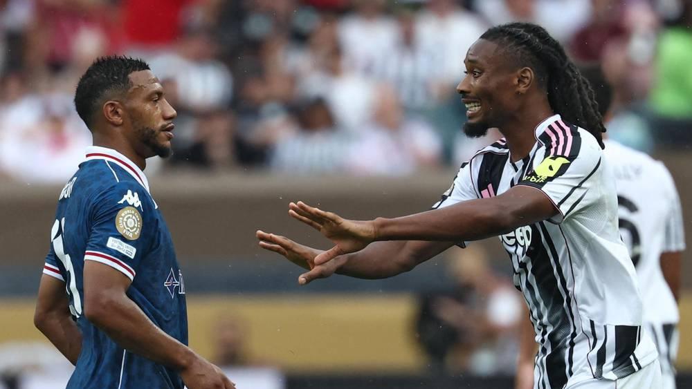 تورام: "كانت مباراة صعبة والوداد فريق جيد"