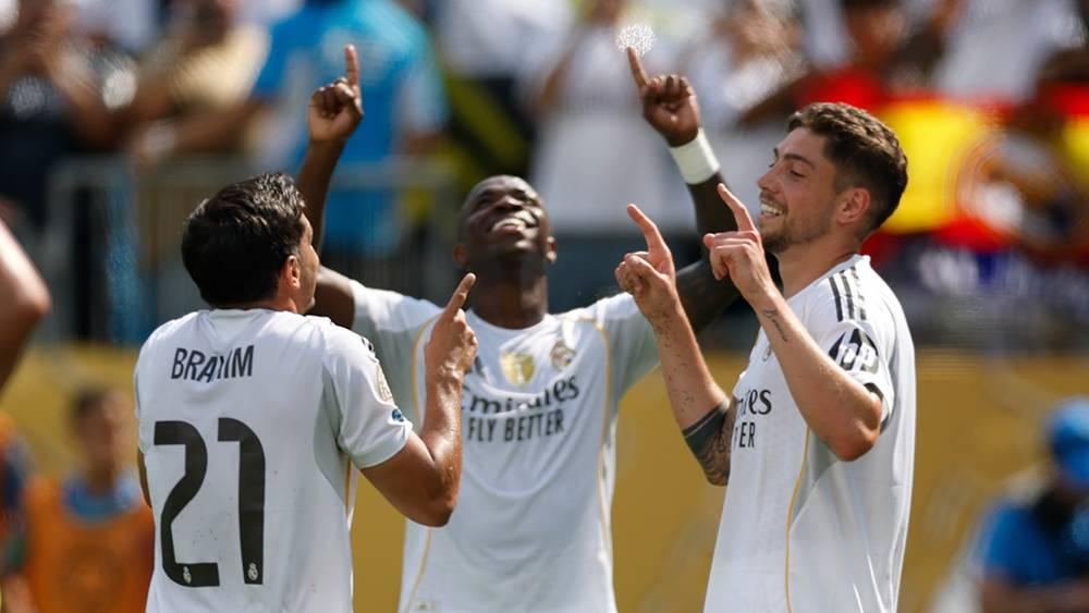 دياز يساهم بـ"أسيست" في فوز ريال مدريد "المنقوص عدديا" على باتشوكا (3-1)