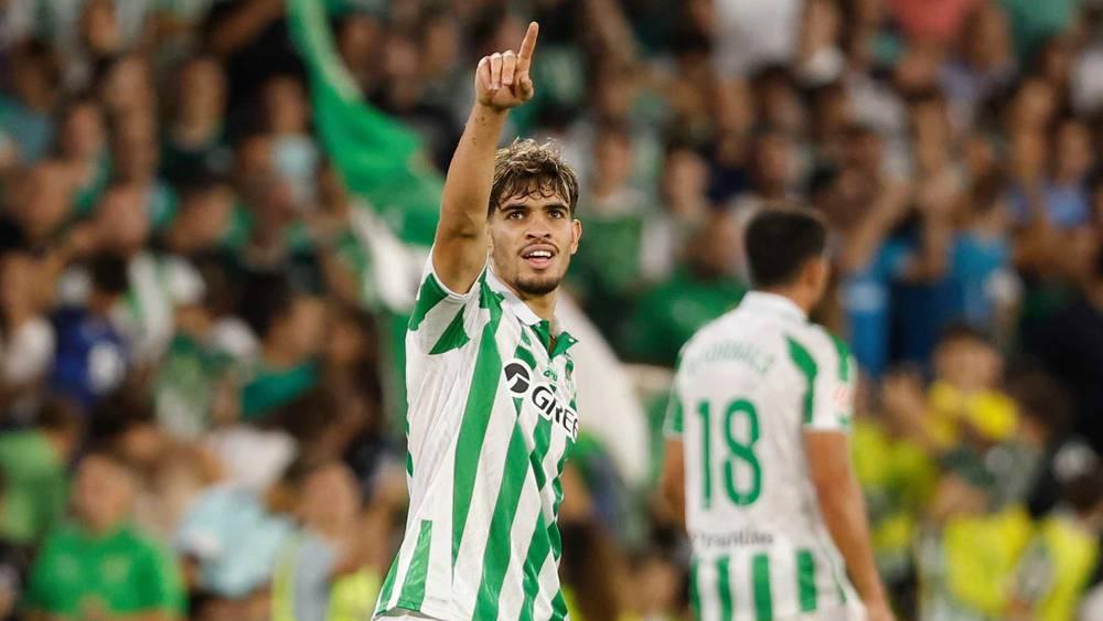 الزلزولي يرفض الانتقال إلى الدوري السعودي وريال بيتيس يحترم قراره