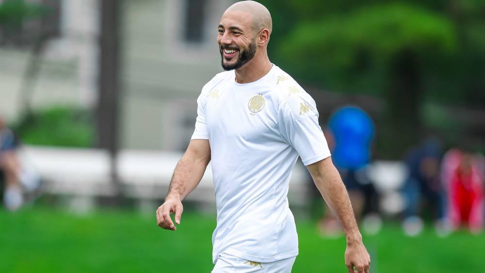 أمرابط: "حمل شارة العمادة في الوداد فخر كبير وسنحاول إنهاء مونديال الأندية بالفوز على العين"