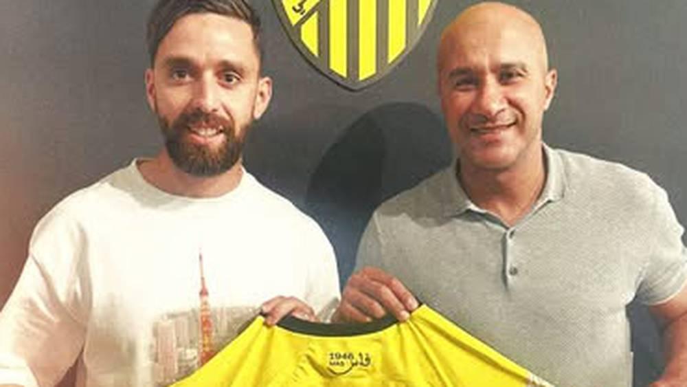 المغرب الفاسي يمدد عقد لاعبه هرماش لموسمين