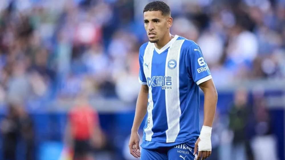 رسميا/ ديبورتيفو ألافيس يعلن رحيل عبقار عن الفريق