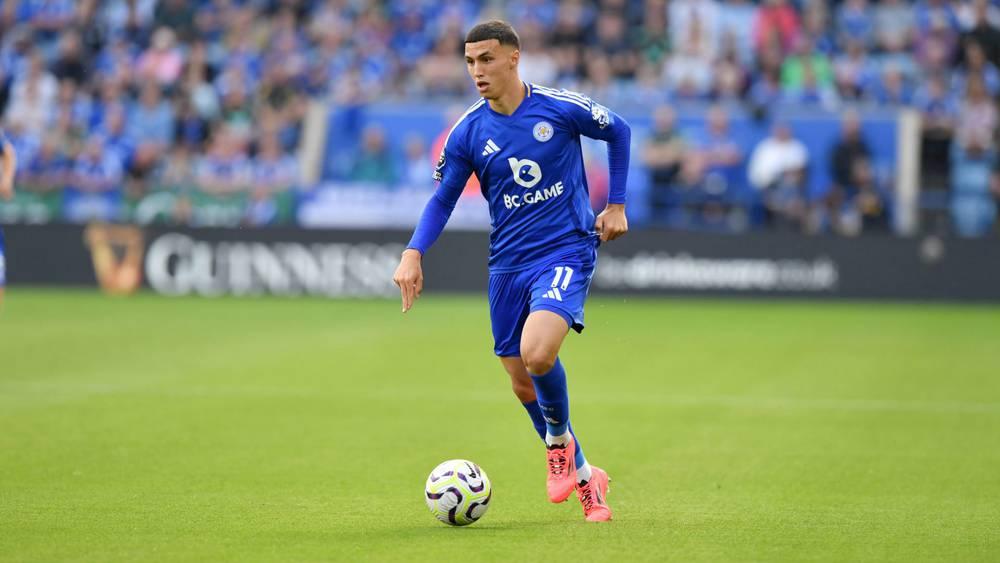 ليفربول يدرس التعاقد مع النجم المغربي بلال الخنوس بعد هبوط ليستر سيتي إلى "التشامبيونشيب"