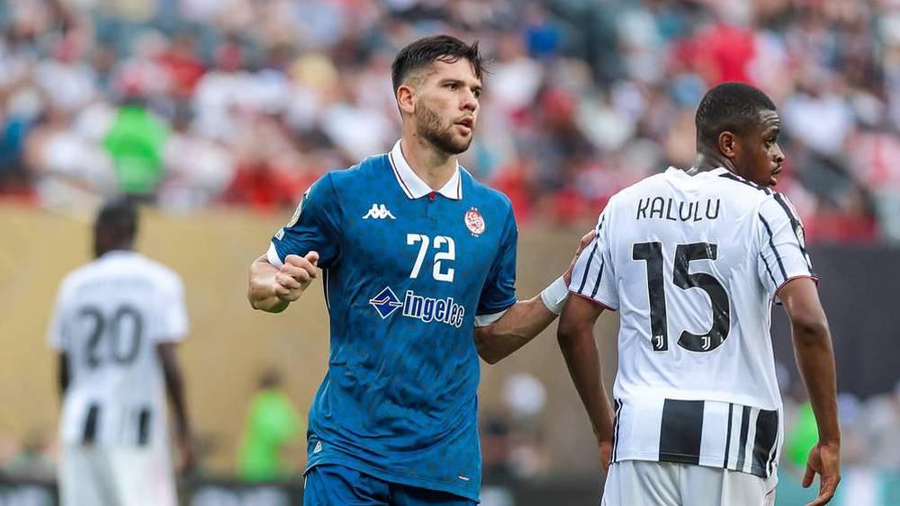 بعد الهولندي ماييرز.. المدافع البرازيلي فيريرا يوقع لموسمين مع الوداد