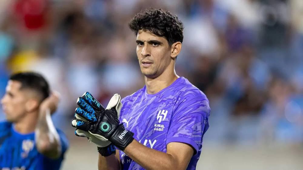 إشبيلية يُخطط لاستعادة ياسين بونو بعد نهاية عقده مع الهلال السعودي