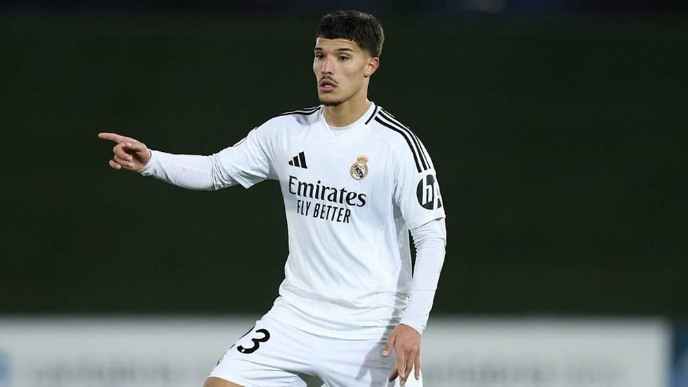 ديبورتيفو ألافيس يستعد للإعلان عن صفقة لخديم هذا الأسبوع