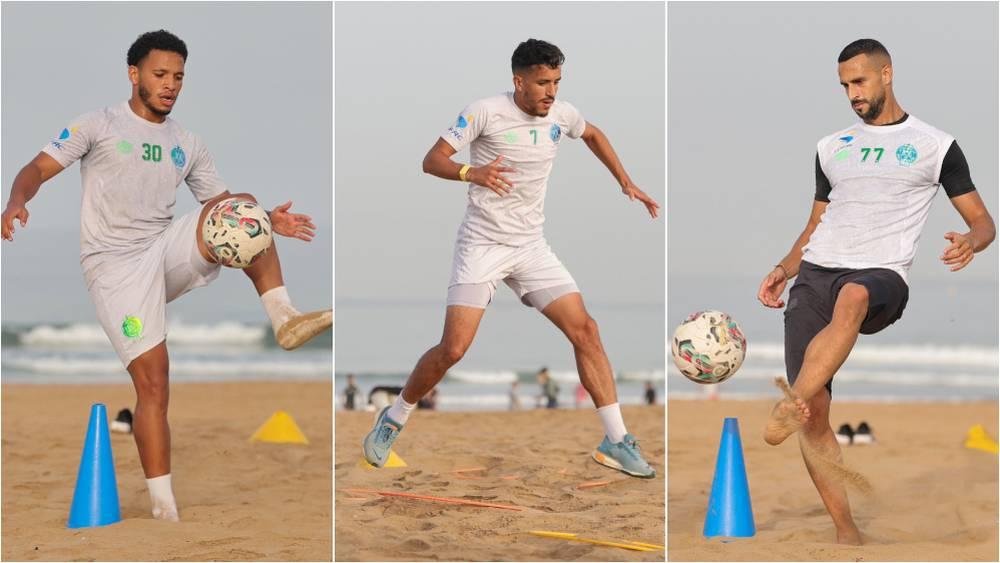 الرجاء يُجري حصة تدريبية صباحية على الشاطئ بغية رفع المنسوب البدني للاعبين