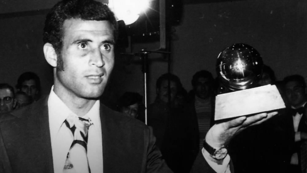 "كان من الأسماء الخالدة في كرتنا الوطنية".. الجامعة تنعي وفاة أسطورة الكرة المغربية أحمد فرس