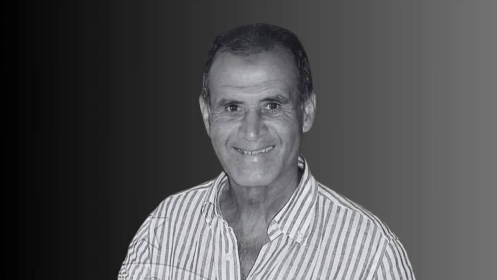 "الكاف" يُعزي في وفاة أحمد فرس