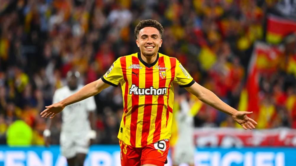 روما يقدم عرضا ثانيا لضم العيناوي والمفاوضات مستمرة مع لانس