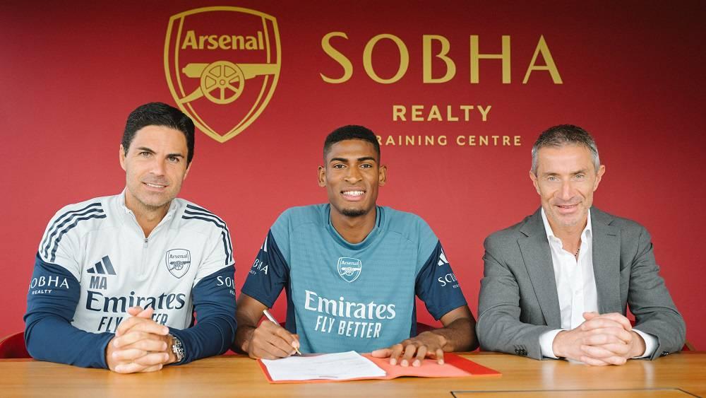 أرسنال يُعلن تعاقده رسميا مع موسكيرا قادمًا من فالنسيا