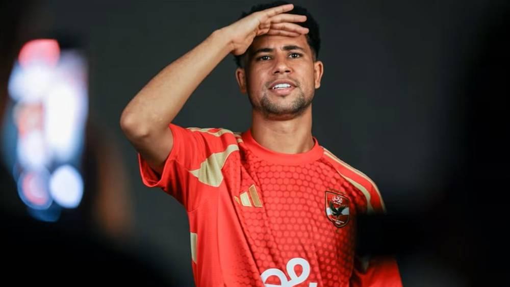 الأهلي يقترب من حسم مستقبل رضا سليم