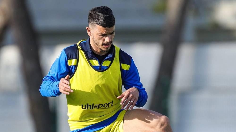 المغرب الفاسي يفسخ عقد لاعبه يوسف أنور بالتراضي