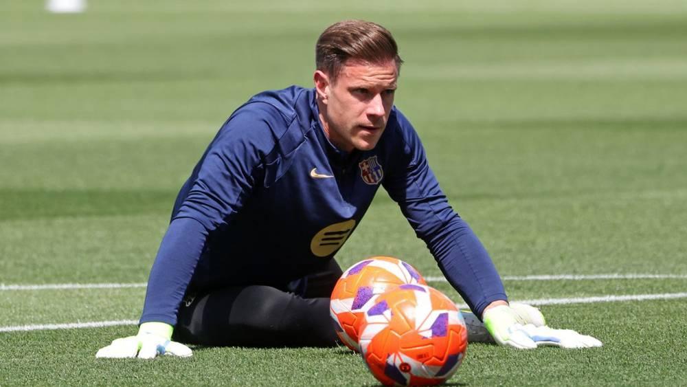 "حرب بلاغات".. برشلونة "يرفض" كشف مدة غياب تير شتيغن بعد خضوعه لعملية جراحية