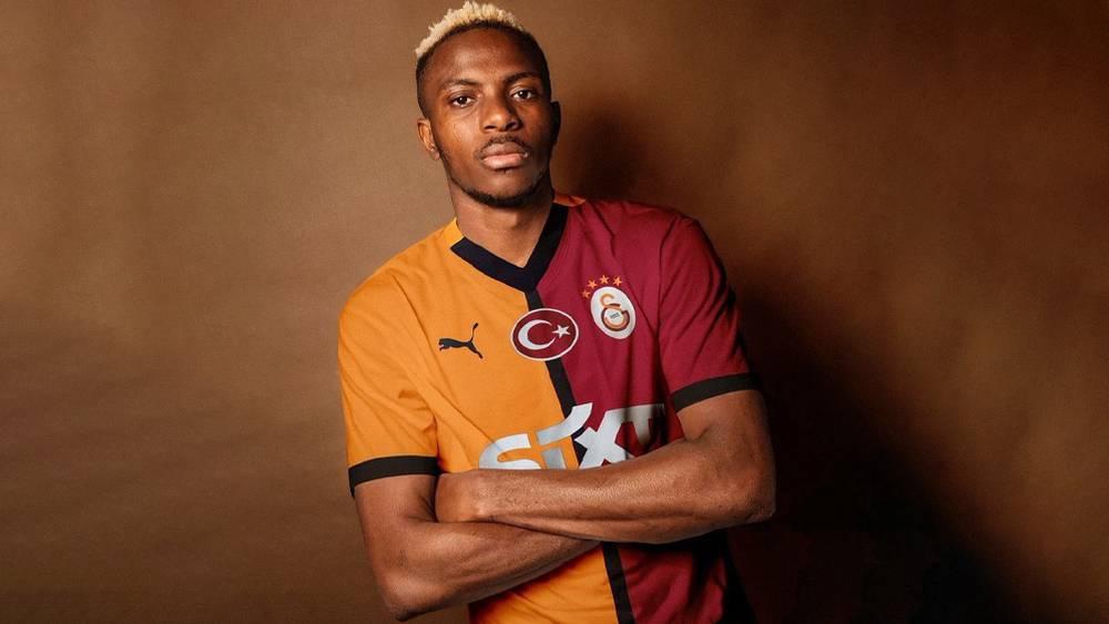 رسميا/ غلطة سراي يعلن تعاقده مع أوسيمين قادما من نابولي مقابل 75 مليون يورو