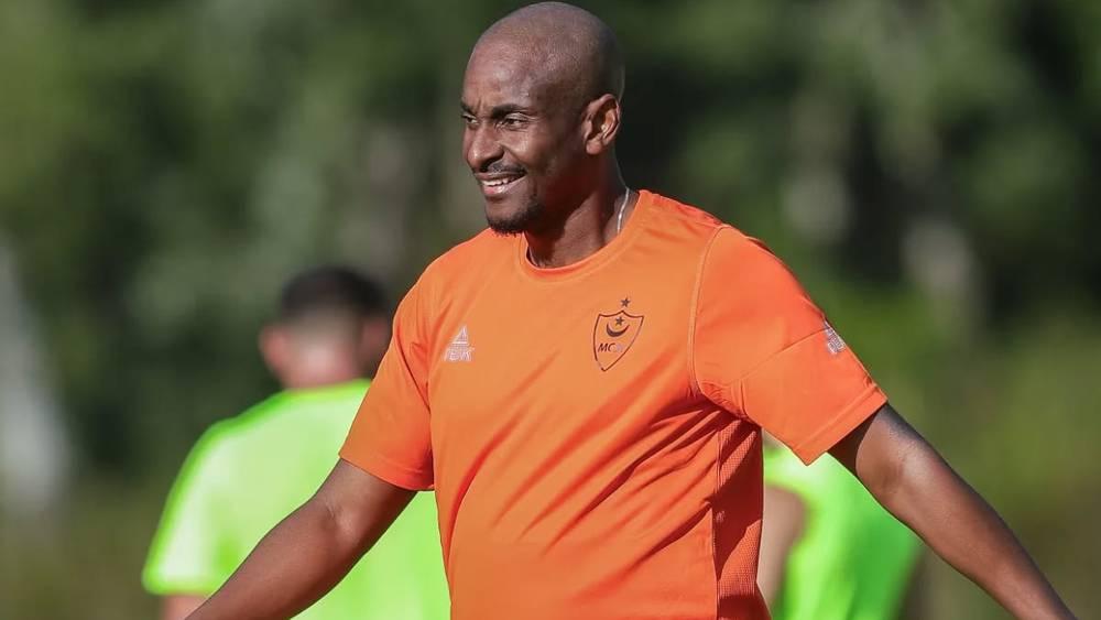 في أول مباراة لموكوينا.. توقف مواجهة مولودية الجزائر والأولمبي الباجي بسبب تدخل الشرطة!