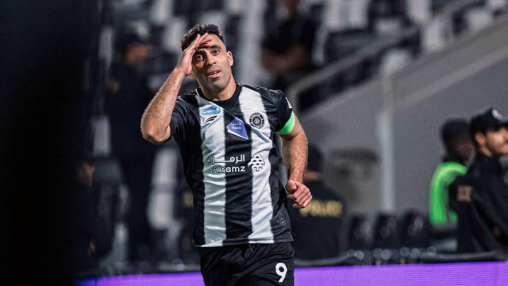 الشباب السعودي يتمسك بحمد الله ويغلق باب رحيله هذا الصيف