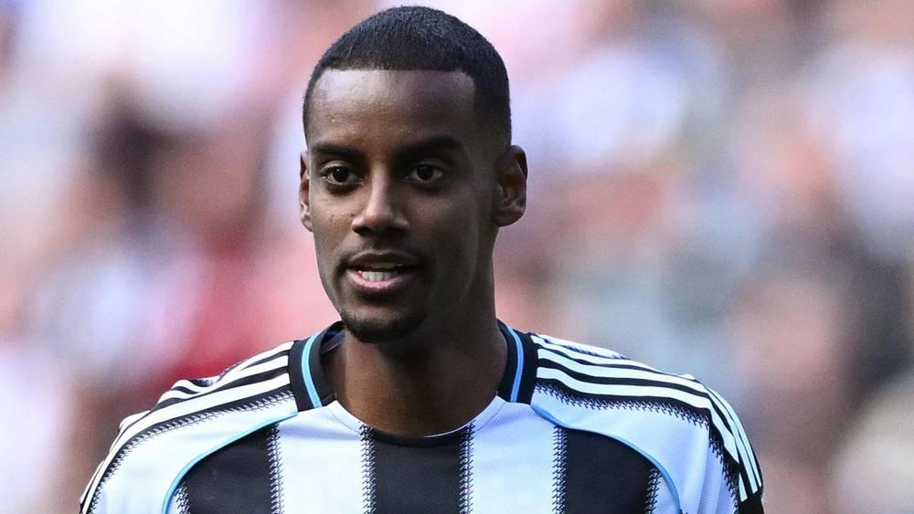 نيوكاسل يرفض عرضا رسميا من ليفربول للتعاقد مع إيزاك