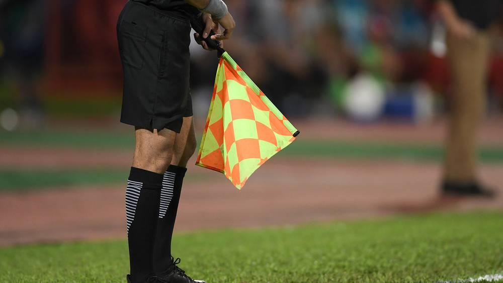 المغربي حمزة الناصيري ضمن طاقم حكام المباراة الافتتاحية لـ"الشان" بين تنزانيا وبوركينا فاسو